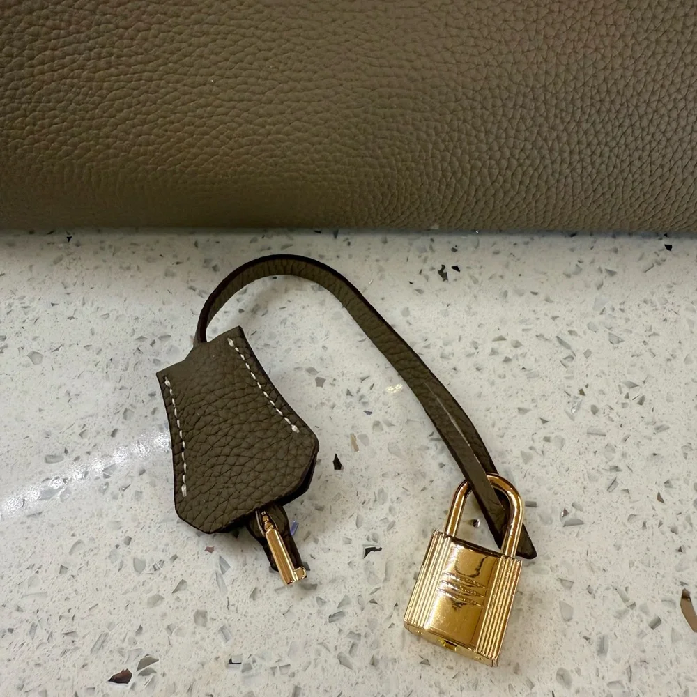 Birkin 35 Etoupe Togo inspired Taupe Leather Handbag with gold hardware - Picture 15 of 16